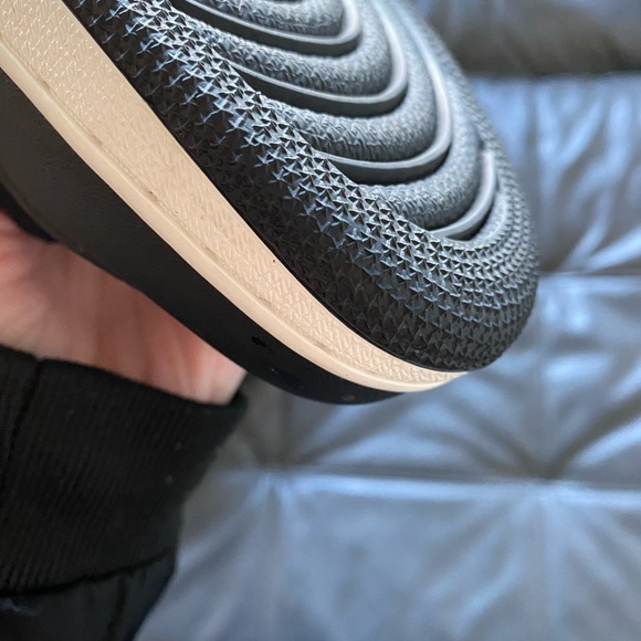 Jordan 1 Volt ❌SOLD❌ - Picture 5 of 7